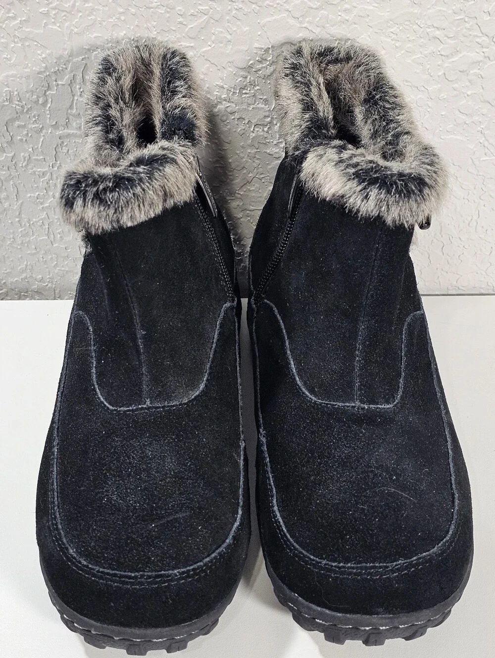 Khombu Gracie All-weather Black Snow Boots Size 6